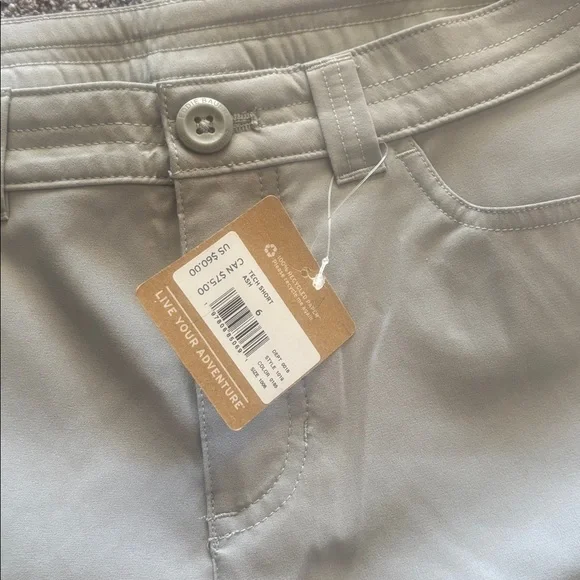 Women’s Eddie Bauer Tech Shorts Size 6 - Picture 2 of 4